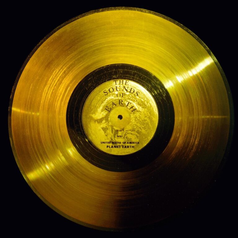 5 сентября. Космический зонд Voyager-1.