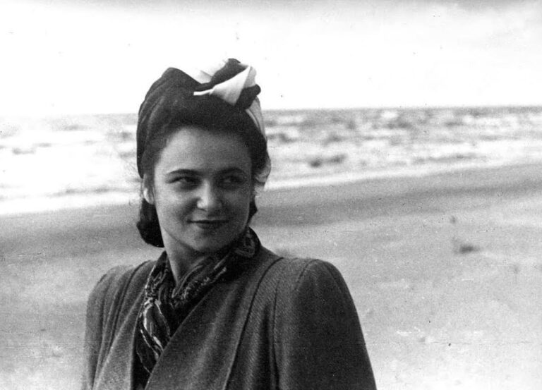 Недолгая, но яркая жизнь выдающейся пианистки Розы Тамаркиной (1920 — 1950).