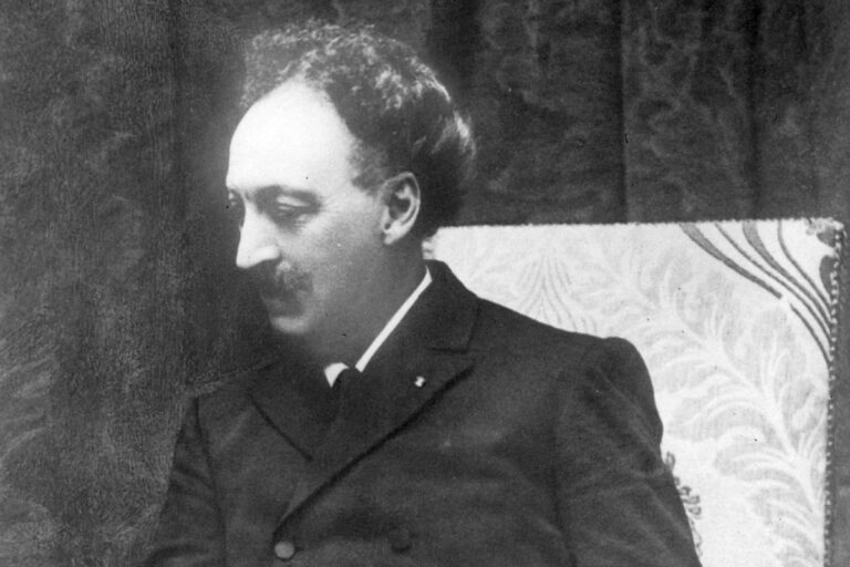8 апреля. Асгер Хаммерих.